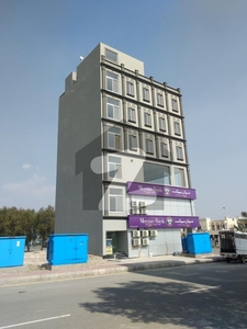 2 Bed Appartment in a highly maintained Building available. Bahria Orchard
