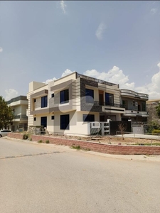 30x60 (8MARLA) Brand New Modren Luxury House Available For sale in G_13 proper corner Main Double Road and Kashmir Highway Near Rent value 2LAKH G-13