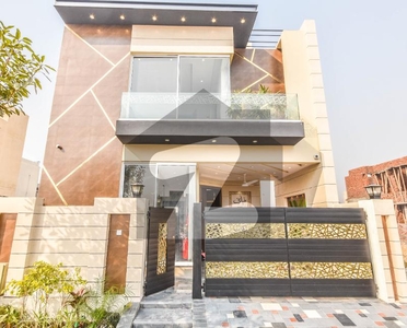 5 MARLA BRAND NEW LUXURY HOUSE FOR SALE IN DHA 9 TOWN HOT LOCATION DHA 9 Town