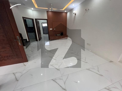 5 MARLA HOUSE BEAUTIFUL LOCATION AVAILABLE FOR RENT DHA 9 Town Block D