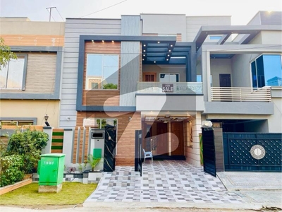 5 Marla Lavish House For Sale In Bahria Town Lahore Bahria Town