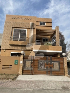 5 MARLA LIKE NEW HOUSE AVAILEBAL FOR RENT IN BAHRIA TOWN LAHORE Bahria Town Rafi Block