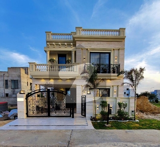 8-Marla Semi Furnihsed With Basement Located On 100ft Road Italian Villa For Sale In DHA DHA 9 Town