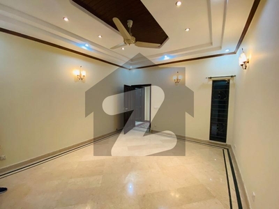 BEAUTIFUL ONE KANAL UPPER PORTION FOR RENT IN DHA PHASE 1 , DHA Phase 1 Block P