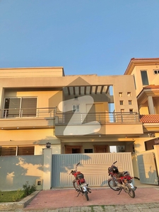 Brand New 10 Marla House In Lush Condition Bahria Town Phase 8