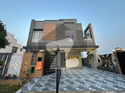 Luxurious Designer 10 Marla brand new House For Sale in Bahria Town Lahore Bahria Town Overseas B