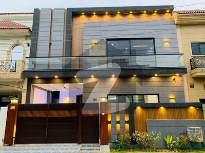 Luxury 5.8 Marla Modern House For Sale in same rate of 5 marla DHA 11 Rahbar