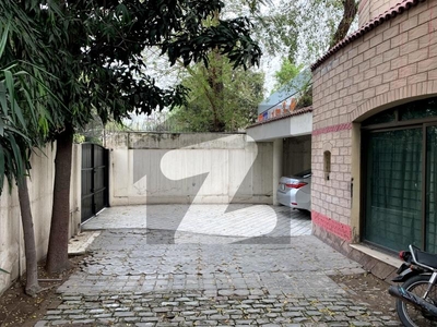 Model Town 5 Kanal Old House For Sale At Big Location Model Town