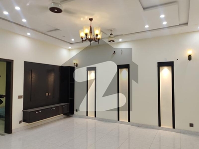 Prime Location 10 Marla House Available For Rent In Park View City Lahore Park View City