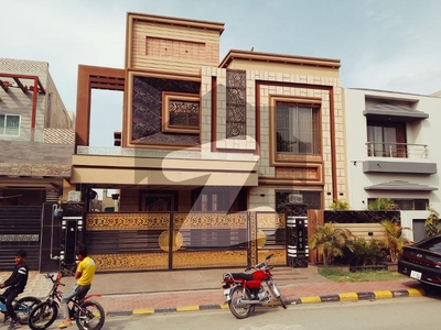 Ultra luxury 10 Marla Upper Portion For Rent Bahria Town Lahore Bahria Town Sector E