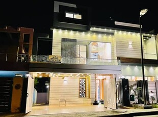 10 Marla Modern House For Sale in Jasmine Block Bahria Town Lahore