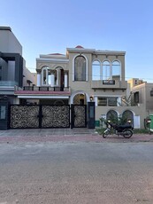 10 Marla Slightly Use Like Brand New Lavish House For Sale In Sector C LDA Approved Near Country Club & Al Fatah Store Demand 4.10 Crore