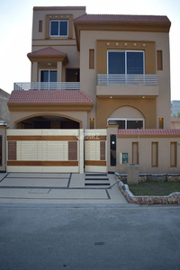 10 Marla House for Rent in Lahore Bahria Town