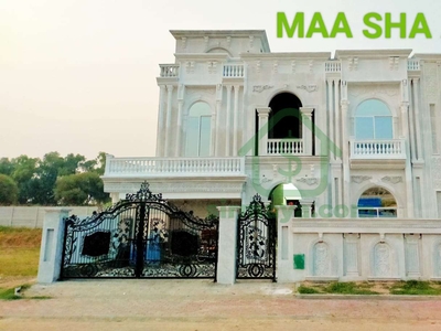 22.5 Marla House For Sale In Bahria Town Lahore