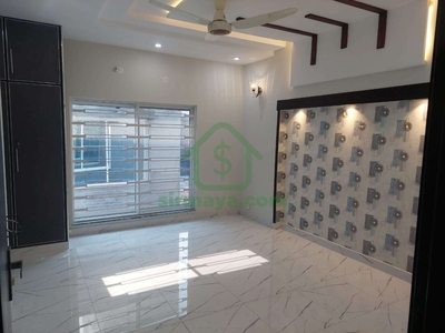 8 Marla House For Sale In Bahria Town Lahore