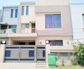 Five Marla Double Storey Old House in Bahria Town Lahore