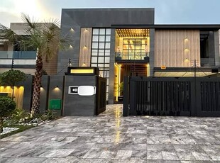 Luxurious Designer 1 Kanal Brand New House For Sale in Bahria Town Lahore