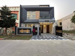Luxurious Designer 5.33 Marla brand new House For Sale in Bahria Town Lahore