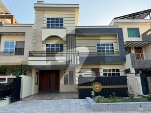 10 MARLA Brand New House for sale In G-13 lslamabad G-13