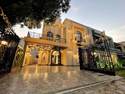 10 MARLA LUXURY HOUSE AT INVESTOR RATE
