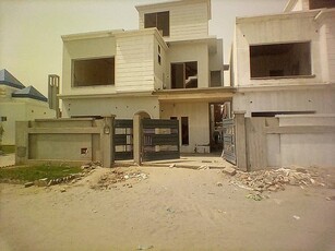 Get This Amazing Prime Location 10 Marla House Available In DHA Defence