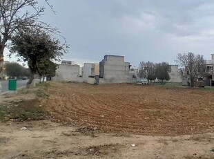 Get Your Hands On Corner Residential Plot In Lahore Best Area