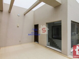 6 Bedroom House For Sale in Lahore