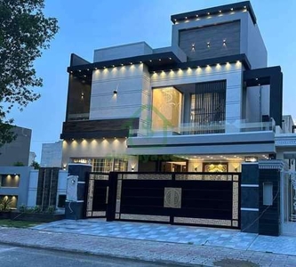 10 Marla Modern House For Sale In Bahria Town Lahore