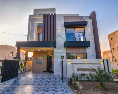 9.5 Marla Model House For Sale In Bankers Avenue Co-operative Housing Society Lahore