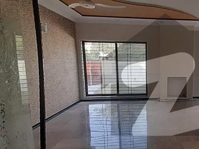 1 KANAL MODREN HOUSE AVAILABLE FOR RENT IN DHA PHASE 1 BLOCK - M LAHORE. DHA Phase 1 Block M