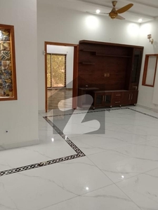 10 MARLA 3 BEDROOMS FULLY LUXURY IDEAL LOCATION EXCELLENT UPPER PORTION FOR RENT IN BAHRIA TOWN LAHORE Bahria Town Sector C