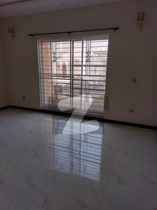 10 MARLA HOUSE AVAILABLE FOR RENT IN TULIP BLOCK BAHRIA TOWN LAHORE Bahria Town Tulip Block