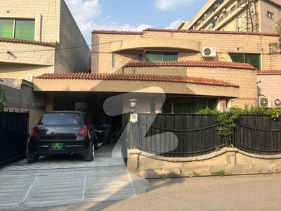 10 MARLA HOUSE AVAILABLE FOR SALE IN GULBERG 3 BLOCK E AVAILABLE FOR SALE Gulberg 3