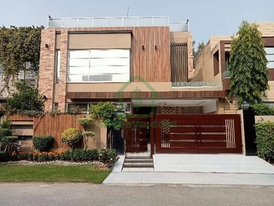 10 Marla Luxury House For Sale In Eden City Near Dha Phase 8 Lahore