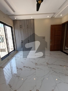 10 marla upper portion for rent in sector b bahria town lahore Bahria Town Sector B