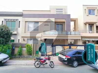 10 MARLA USED HOUSE FOR SALE IN SHAHEEN BLOCK SECTOR B BAHRIA TOWN LAHORE Bahria Town Shaheen Block