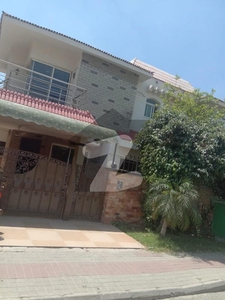 11 Marla Used Hot House For Sale In Sector B, Bahria Town Bahria Town Sector C