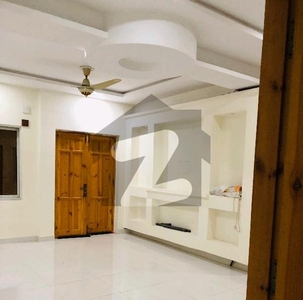 1600 Square Feet Flat In Central E-11 For rent E-11