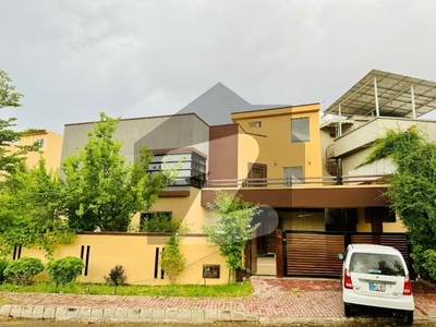 18 Marla House available for sale in Bahria town phase 8 Rawalpindi Bahria Town Phase 8