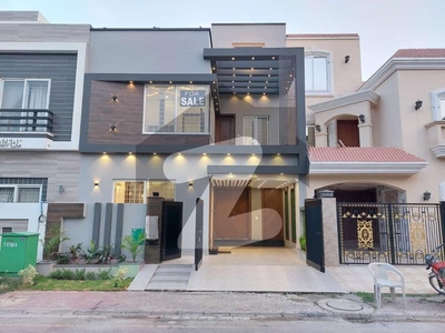 5 MARLA BEAUTIFUL HOUSE FOR SALE IN JINNAH BLOCK SECTOR E BAHRIA TOWN LAHORE Bahria Town Jinnah Block