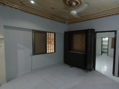 950 Ft² Flat for Sale In Gulshan-e-Iqbal Block 13D-2, Karachi