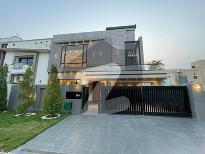A BEAUTIFUL 10 MARLA HOUSE FOR SALE IN TALHA BLOCK BAHRIA TOWN LAHORE Bahria Town Talha Block