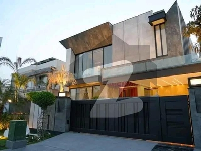 A well Design house is up for sale near Raya Golf club in lahore DHA Phase 7 Block R
