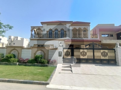 Beautiful 1 Kanal Villa For Sale In Lake City Near Lahore Ring Road, With 5 Bedrooms With Spanish Style Lake City Sector M-3