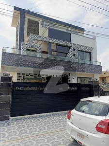 Central Park 10 Marla Ultra Modern Design House Available For Sale Prime Location Near Tooo Market And Park Solid Construction All Facilities Available Here... Central Park Block G