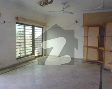 Lower Portion For rent In Rs. 70000 G-10/4