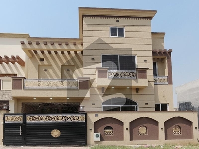 On Excellent Location House Sized 7 Marla Available In Bahria Town Phase 8 - Ali Block Bahria Town Phase 8 Ali Block
