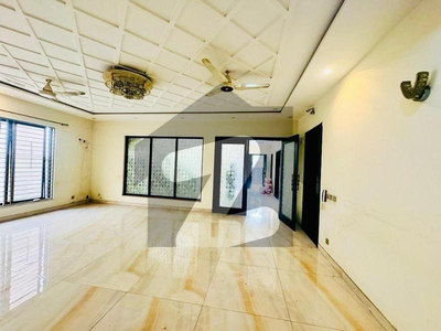 ONE KANAL BEAUTIFULL HOUSE AVALIABLE FOR RENT IN DHA PHASE 5 DHA Phase 5