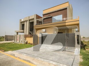 10 Marla Well Maintained Bungalow DHA DHA Phase 7