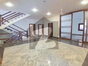 Brand New 6 Bedroom House in F-11 For Rent F-11